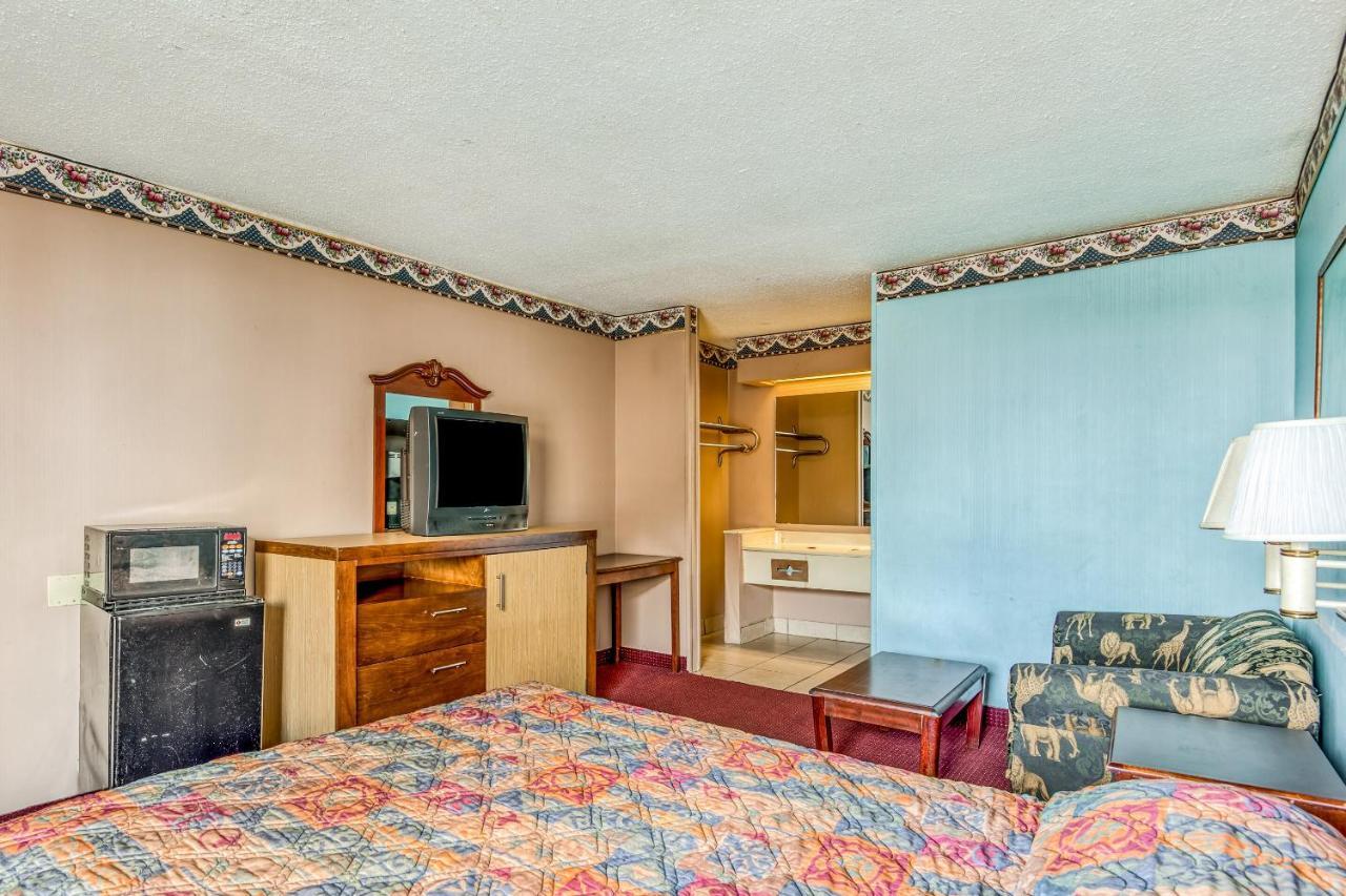 Oyo Hotel Jackson North I-55 Екстериор снимка